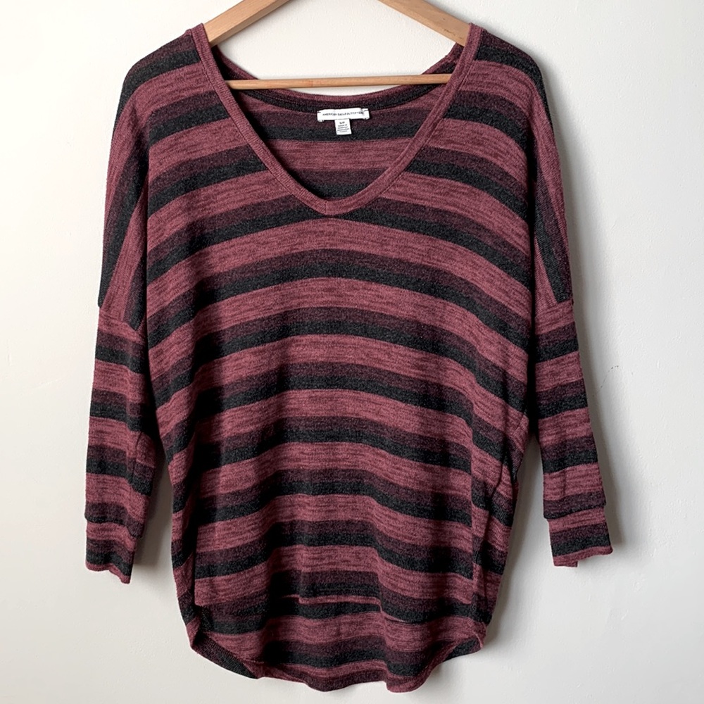 AEO | oversized 3/4-sleeve v-neck tee